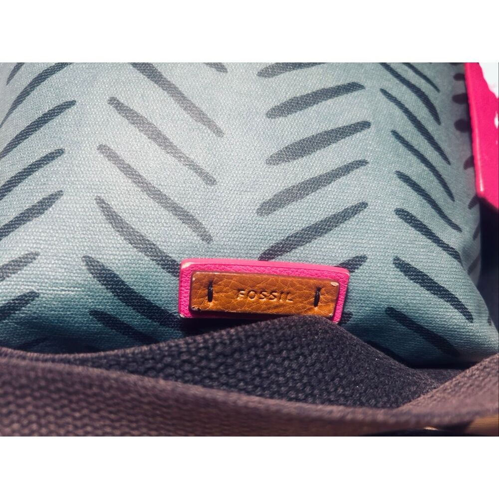 Fossil Keely Herringbone Crossbody - Picture 9 of 13